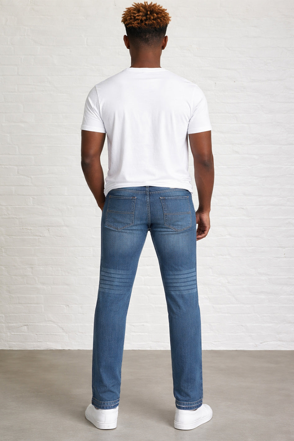 MENS IN RELAXED DENIM
