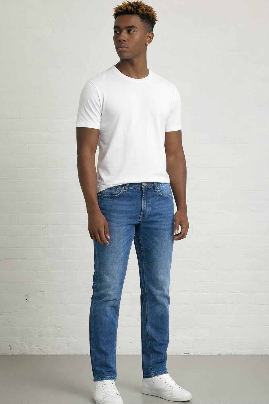 MENS IN RELAXED DENIM
